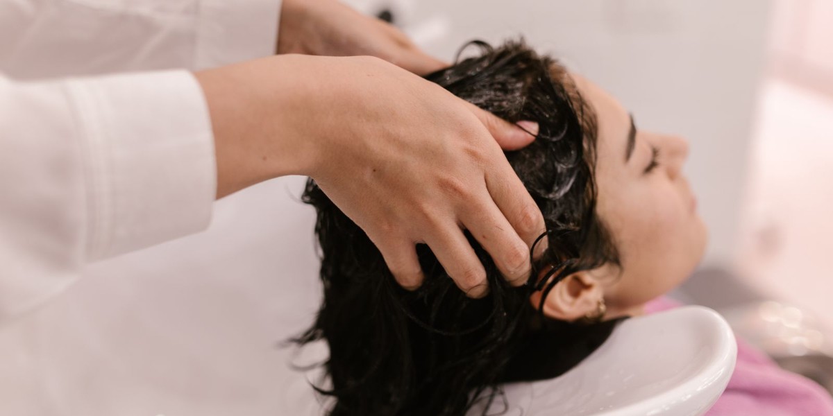 Cách làm dầu gội tóc nâu tại nhà cho tóc bóng mượt